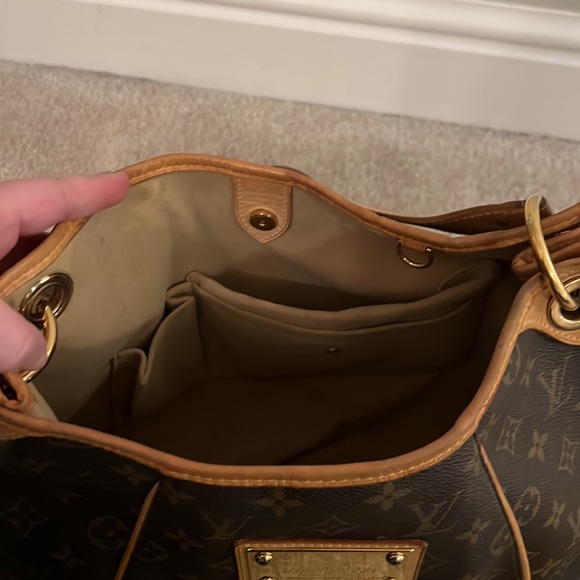 Louis Vuitton Purse - Picture 13 of 13